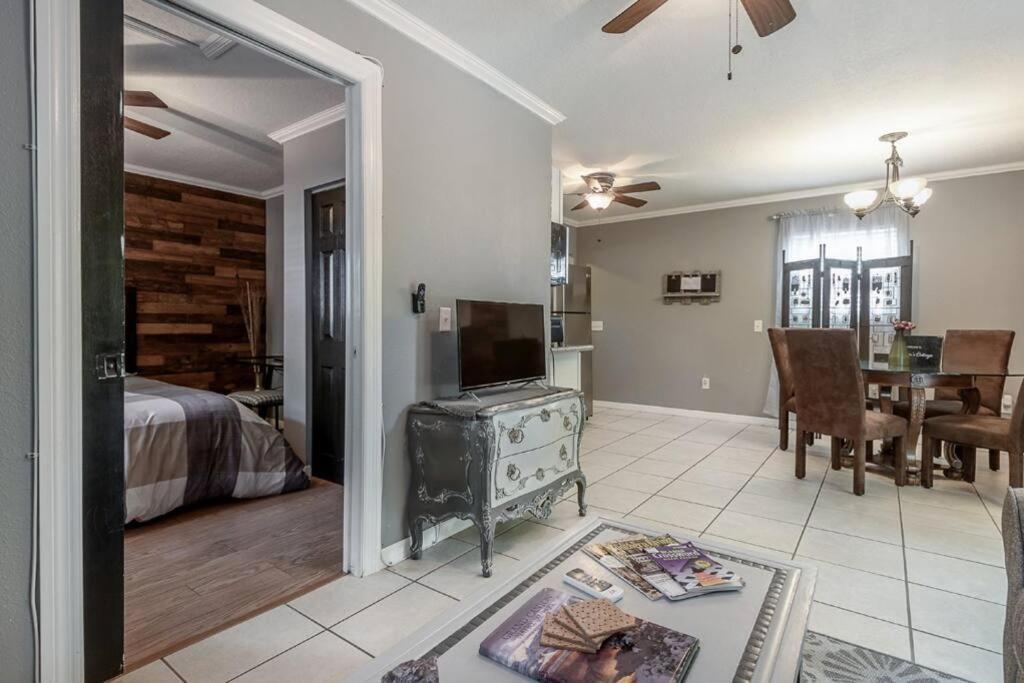 Holiday home Dexters Near Downtown And Cafes *